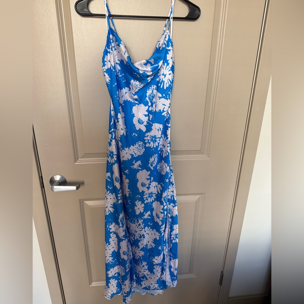 Elegant Blue and White Floral Midi Dress